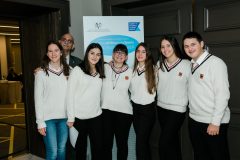 Οι μαθητές του Κολλεγίου Ψυχικού με τον καθηγητή Ιορδάνη Παπαδόπουλο