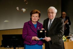 Dr. Vaira Vike Freiberga, Προκόπιος Παυλόπουλος κατά την απονομή