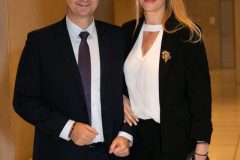 Ο Υπουργός Τουρισμού Χάρης Θεοχάρης με τη σύζυγό του
