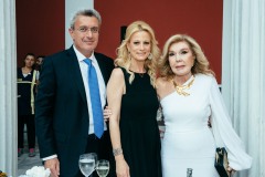 Μαριάννα Β. Βαρδινογιάννη, Νίκος και Κρίστη Χατζηνικολάου