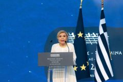 Η κα Μαριάννα Β. Βαρδινογιάννη κατά την ομιλία της