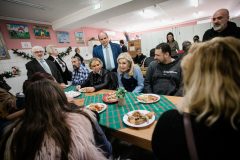 Με τους ανθρώπους που φιλοξενούνται  Κοινωνικές Δομές Αστέγων του Ομίλου για την UNESCO Πειραιώς και Νήσων