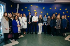 Ο Παύλος Γερουλάνος με την οικογένεια της "ΕΛΠΙΔΑΣ"