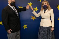 Γιώργος Παυλάκης, Μαριάννα Β. Βαρδινογιάννη