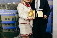 Φωτογραφικό στιγμιότυπο από τη βράβευση του Albert Burla στην Ογκολογική Μονάδα Παίδων τον Απρίλιο του 2019