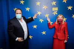 Βαγγέλης Μαρινάκης, Μαριάννα Β. Βαρδινογιάννη