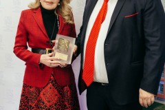 Μαριάννα Β. Βαρδινογιάννη, Βαγγέλης Μαρινάκης