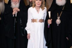 Η Μαριάννα Β. Βαρδινογιάννη με τον Πατριάρχη Αλεξανδρείας και πάσης Αφρικής Θεόδωρο Β και τον Μακαριώτατο Αρχιεπίσκοπο Αθηνών και πάσης Ελλάδος Ιερώνυμο