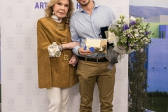 Μαριάννα Β. Βαρδινογιάννη, Μιχάλης Χατζηγιάννης