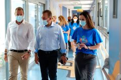 Στιγμιότυπα από την επίσκεψη του Υπουργού στην Ογκολογική Μονάδα Παίδων και στον Σύλλογο ΟΡΑΜΑ ΕΛΠΙΔΑΣ