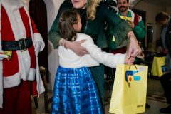 Φωτογραφίες αρχείου από την επίσκεψη της Μαριάννας Β. Βαρδινογιάννη στο Λύρειο Παιδικό Ίδρυμα – Δεκέμβριος 2019