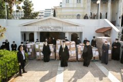Στιγμιότυπο από την παράδοση των δεμάτων