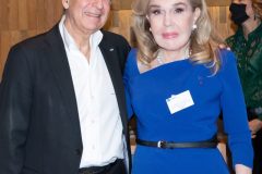 Metin Arditi, Μαριάννα Β. Βαρδινογιάννη