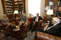 Kiki Kennedy, Μαριάννα Β. Βαρδινογιάννη, Kerry Kennedy, Ted Kennedy, Προκόπιος Παυλόπουλος