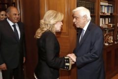 Ο Πρόεδρος της Δημοκρατίας υποδέχεται την κυρία Μαριάννα Β. Βαρδινογιάννη