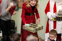 Χριστουγεννιάτικα δώρα για τα παιδιά του  2ου Παιδικού Σταθμού Μάνδρας