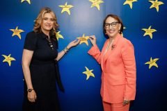 Χριστιάννα Β. Βαρδινογιάννη, Rebeca Grynspan