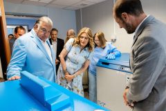 John Koudounis και Χριστιάννα Β. Βαρδινογιάννη στο Κέντρο Κυτταρικής και Γονιδιακής Θεραπείας 